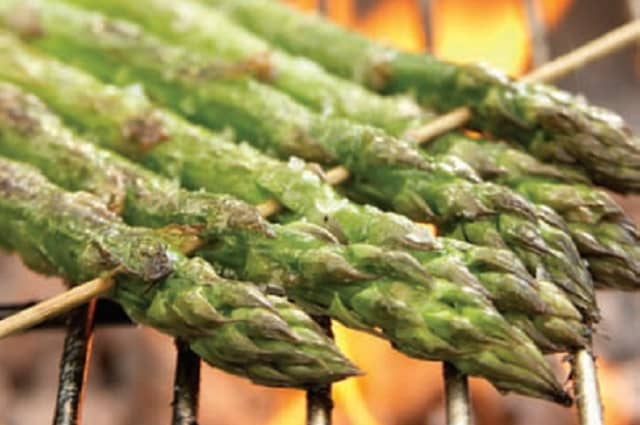 Grilled Buffalo Asparagus