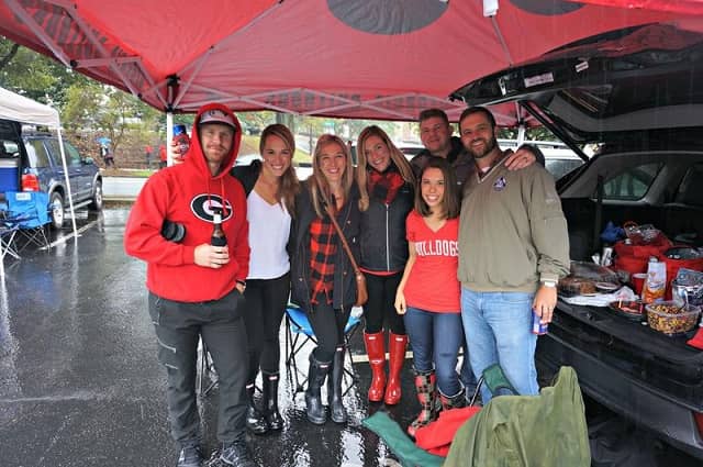 6 Tips for Tailgating in the Rain