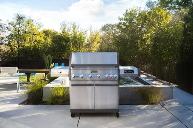 Monument Grills Eminence 605